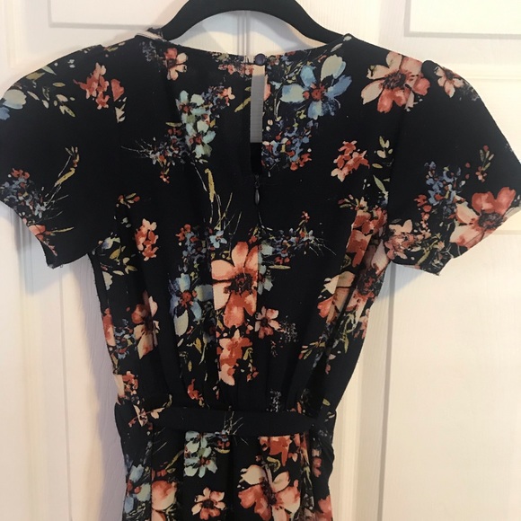 Romper - Picture 3 of 4